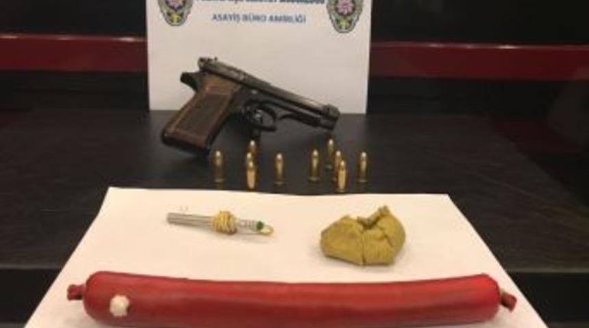 Definecilerin Aracında Dinamit Ele Ge&ccedil;irildi