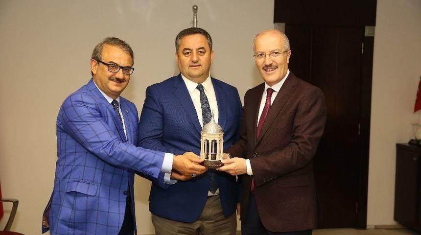 Balıkesir Altıeyl&uuml;l Belediye Başkanı B&uuml;y&uuml;kşehir Belediyesini Ziyaret Etti