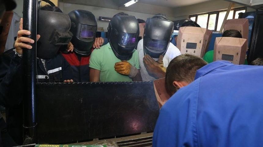 Kocaeli’de Romanlar, Meslek Sahibi Oluyor