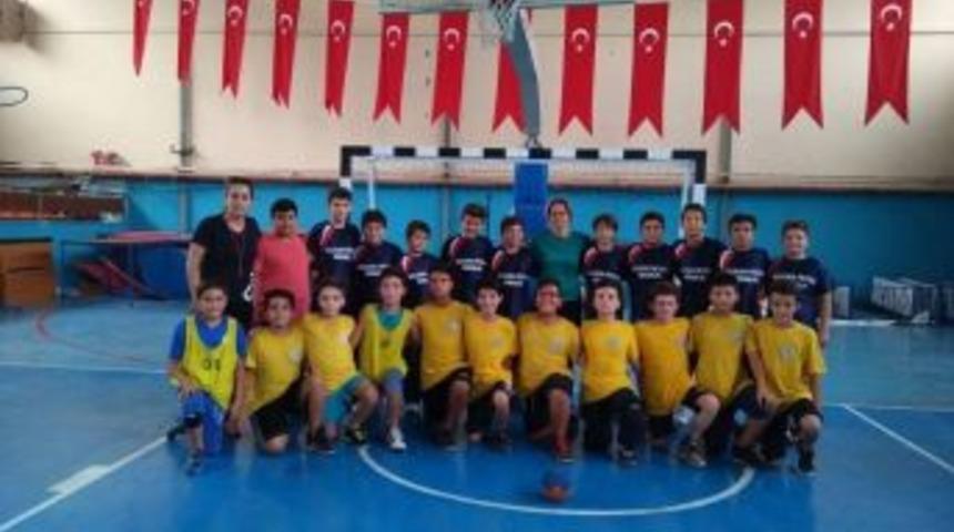 Yaz Spor Okulu &Ccedil;alışmaları Devam Ediyor