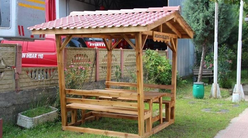 Sağlık Ocakları &Ouml;nlerine Kamelyalar Konuyor