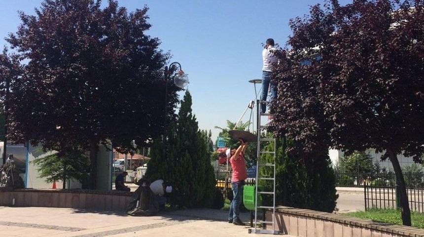 G&ouml;lbaşı&rsquo;nda Parklar Bakıma Alındı