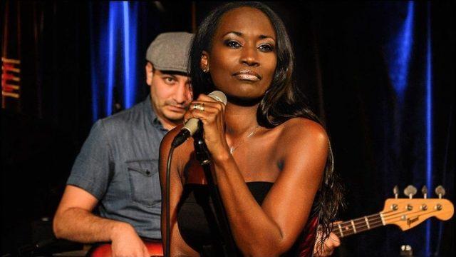 Dünyaca Ünlü Sanatçı Della Miles’tan Türkiye’ye Anlamlı Mesaj