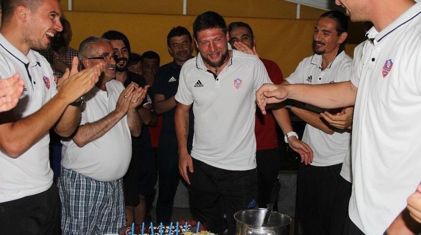 Karab&uuml;kspor G&uuml;&ccedil; Depoluyor