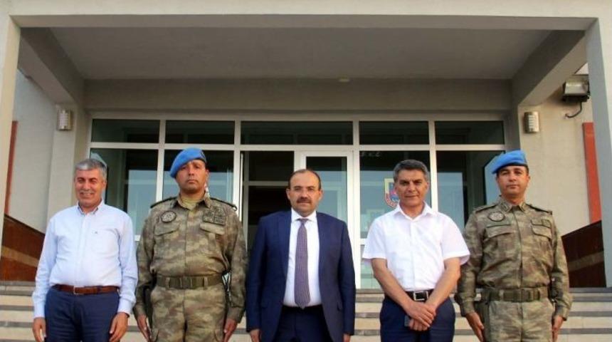 Vali Ustaoğlu: &ldquo;ya Bu Topraklarda &Ouml;l&uuml;r&uuml;z Ya Da Onları Bu Topraklara G&ouml;meriz&rdquo;