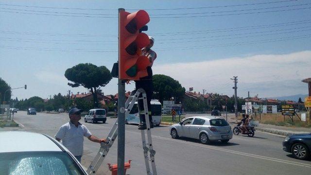 Burhaniye’de, Konuşan Sinyalizasyon Sistemi Yapıldı