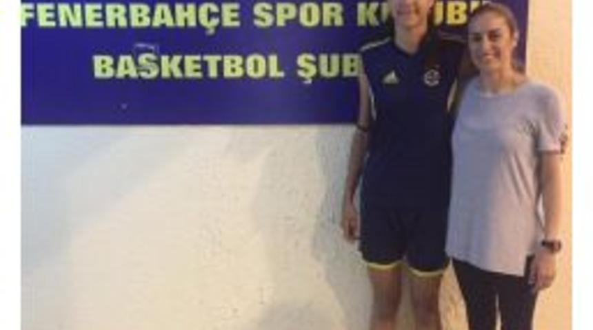 Burhaniyeli Gen&ccedil; Kız Fenerbah&ccedil;eye Transfer Oldu