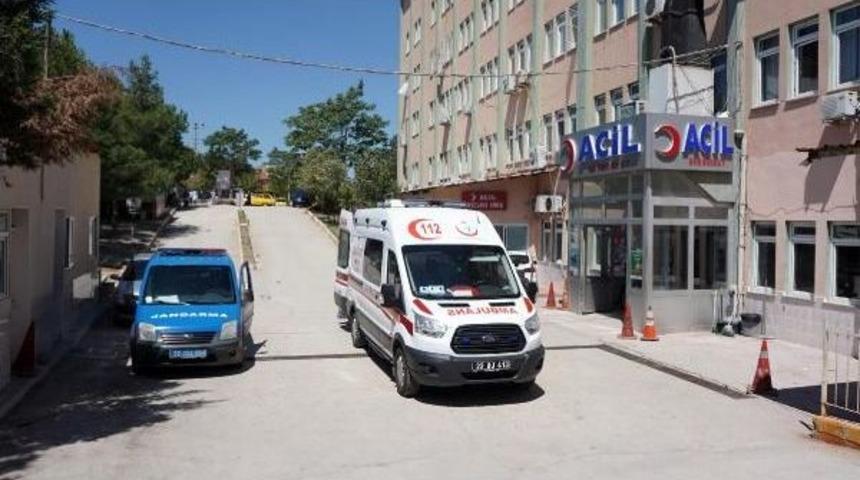 Devrilen At Arabasından G&ouml;lete D&uuml;şen &Ccedil;ift Boğuldu