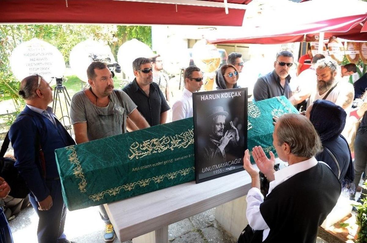 &Uuml;nl&uuml; Sanat&ccedil;ı Harun Kol&ccedil;ak, Son Yolculuğuna Uğurlandı