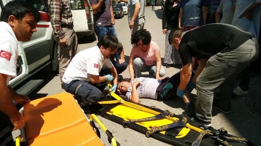Kamyonetle &Ccedil;arpışan Bisikletli &Ccedil;ocuk Yaralandı