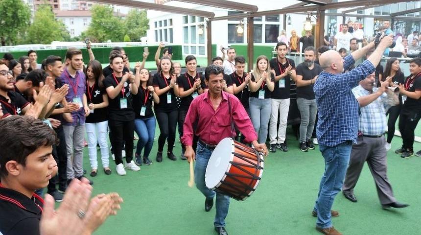 27. Uluslararası Ak&ccedil;aabat M&uuml;zik Ve Halkoyunları Festivali Başladı