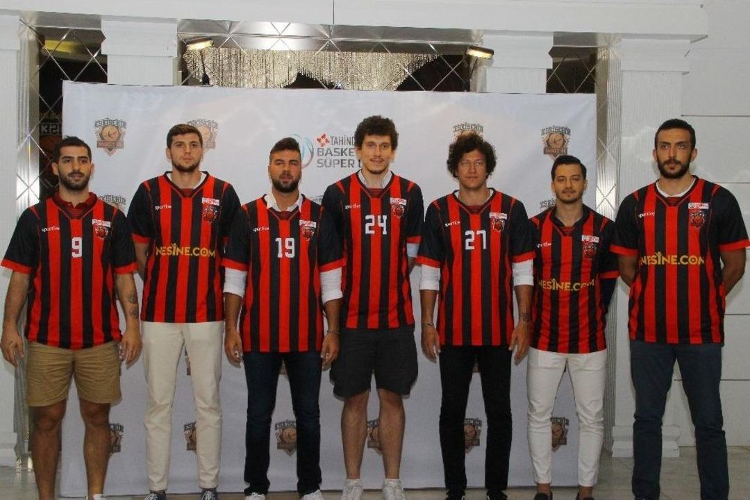 Eskişehir Basket&rsquo;te 7 İmza Birden
