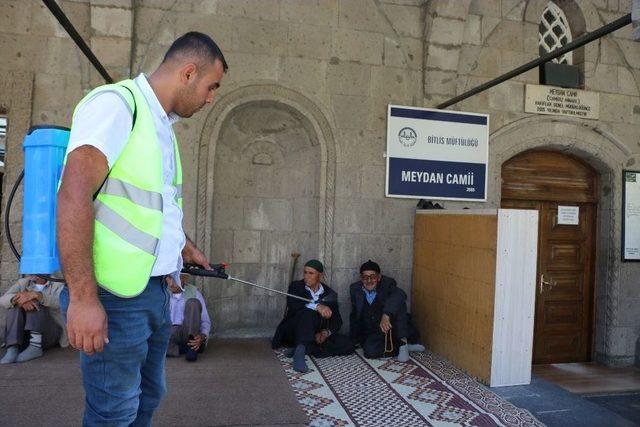 Bitlis’teki Camiler Gül Suyu Kokuyor