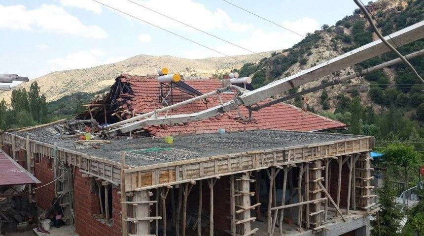 Afyonkarahisar&rsquo;da Beton Mikseri Faciası: 1 &Ouml;l&uuml;, 2yaralı