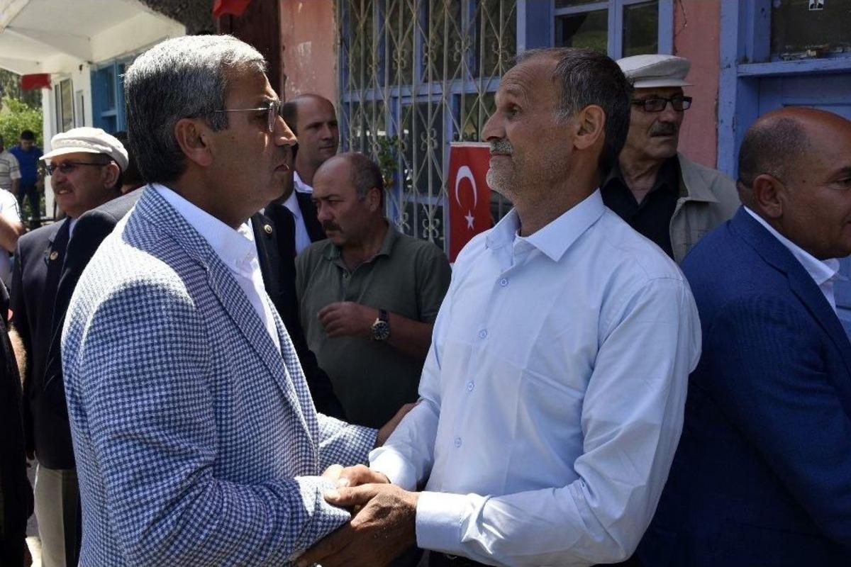 Chp Heyetinden Şehit &Ouml;ğretmenin Ailesine Taziye Ziyareti