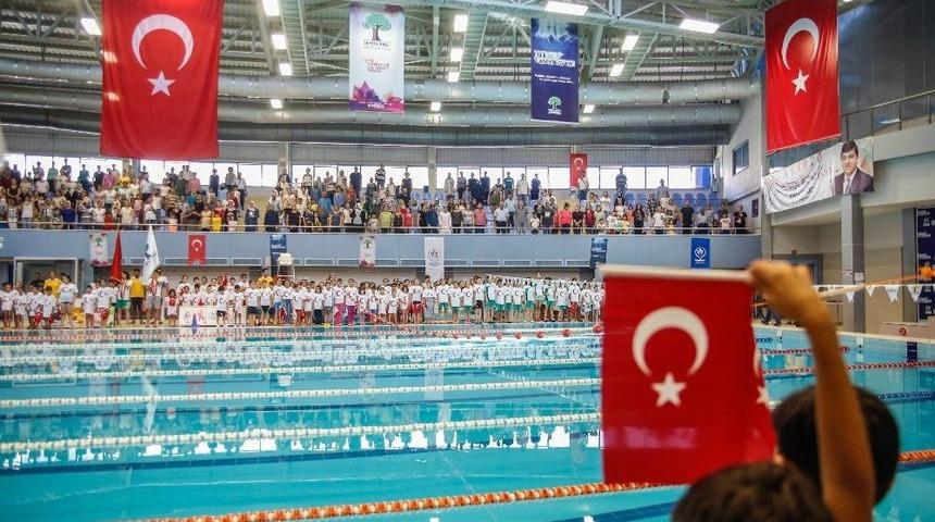 Kula&ccedil;lar 15 Temmuz İ&ccedil;in Atıldı