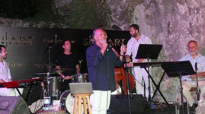 Fatih Erko&ccedil;, Yeni Alb&uuml;m M&uuml;jdesini Bergama&rsquo;da Verdi