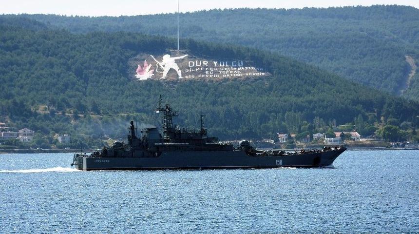 Rus Savaş Gemisi &Ccedil;anakkale Boğazı&rsquo;ndan Ge&ccedil;ti