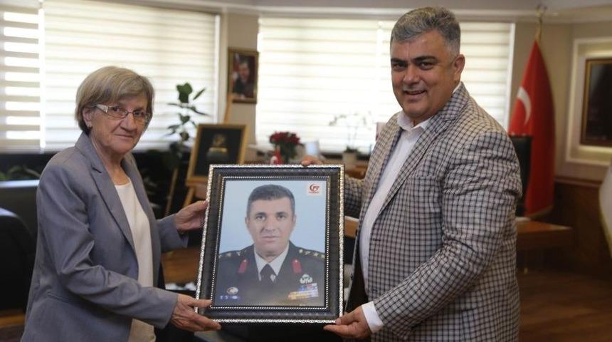 15 Temmuz Şehidi Annesinden &Ouml;zg&uuml;ven&rsquo;e Ziyaret