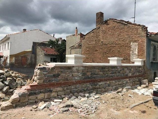 Restore Derken Yıkılıp Yeniden Yapılıyor 1