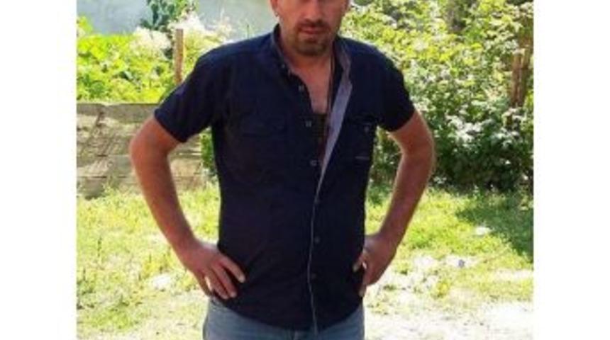 Kendisini Ve Kızını D&ouml;ven Eşini Balyozla &Ouml;ld&uuml;rd&uuml;