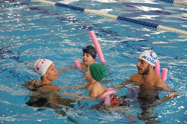 &lsquo;haydi &Ccedil;ocuklar Havuza&rsquo; Projesinde Y&uuml;zme Dersleri Başladı 2