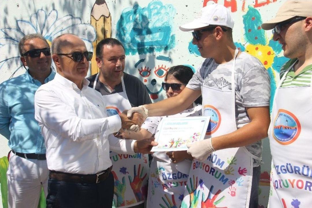 Otizmli Batuhan&rsquo;ın Hikayesi Y&uuml;zlerce &Ccedil;ocuğa Umut Oldu