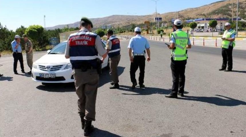 Sivas'ta Polis Ve Jandarmadan Ortak Trafik Uygulaması