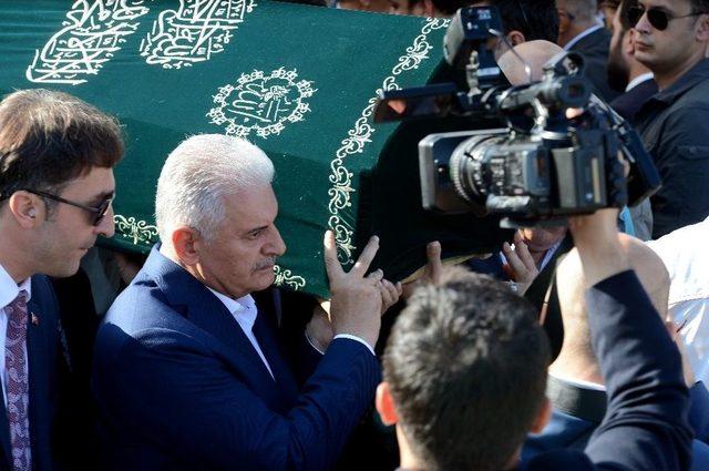 Devlet Erkanı Bakan Aslan&rsquo;ın Kardeşinin Cenazesinde Bir Araya Geldi 2