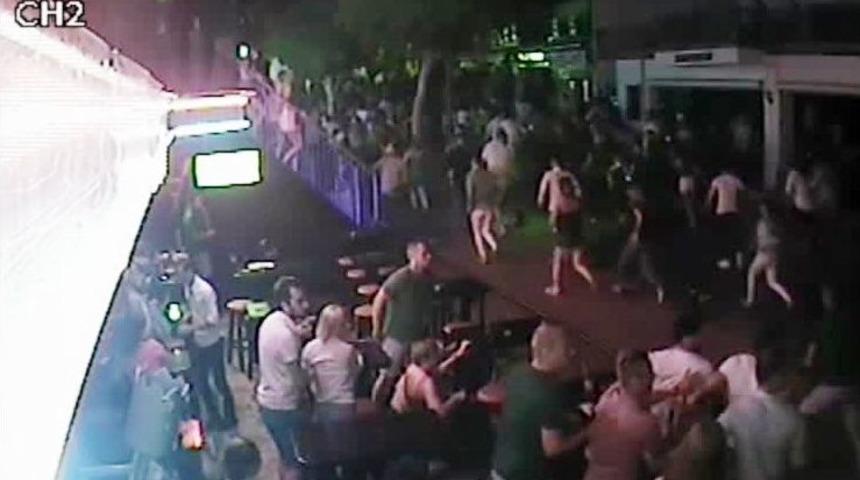 Bodrum&rsquo;da Deprem Sırasında Ka&ccedil;arken Birbirlerini Ezdiler