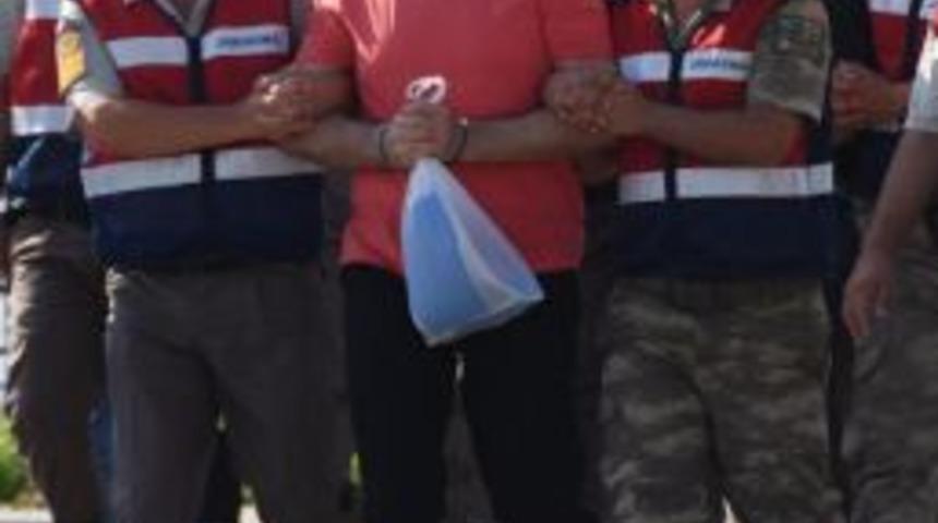 Darbeci Asker, Mahkemeye G&uuml;l&uuml;mseyerek Geldi (4)