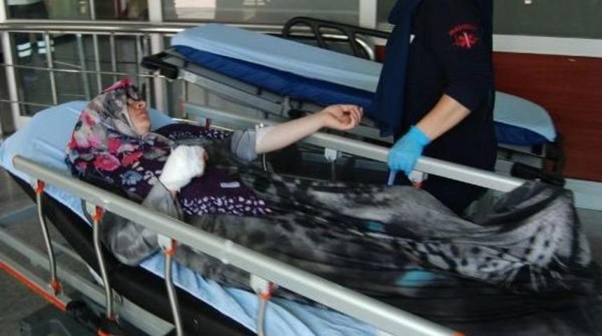 Kadınların Bı&ccedil;aklı Kavgası