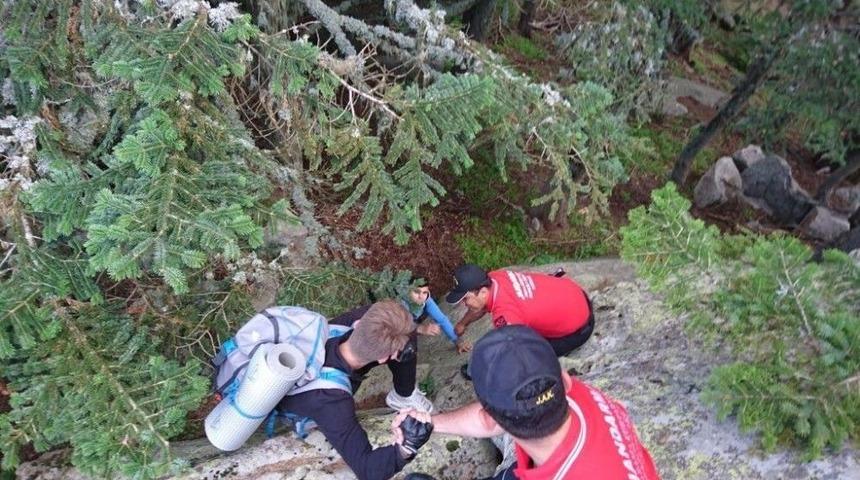 Kaybolan Dağcılar Yapılan Operasyonla Kurtarıldı