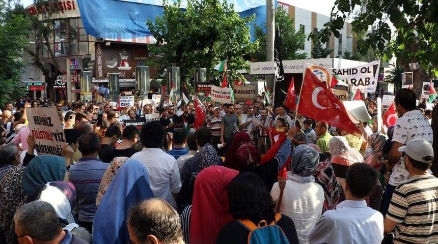 Antalya&rsquo;da İsrail Protesto Edildi
