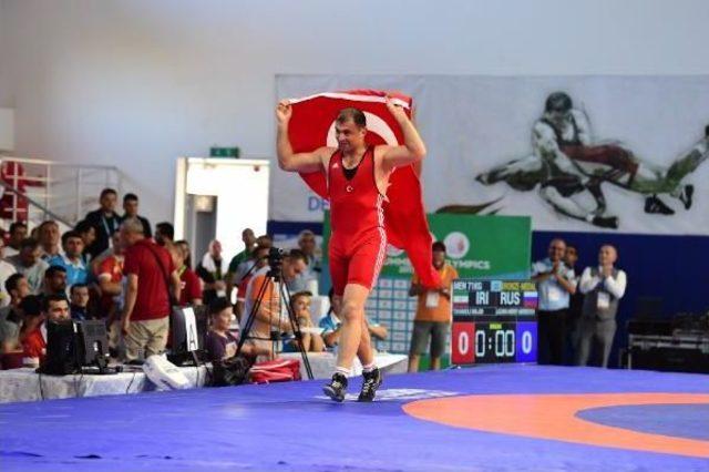 Grekomen G&uuml;reşte 2 Altın Madalya Sevinci 2