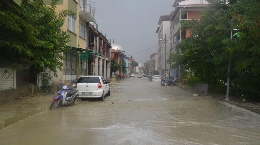 Selendi&rsquo;yi Sel Vurdu