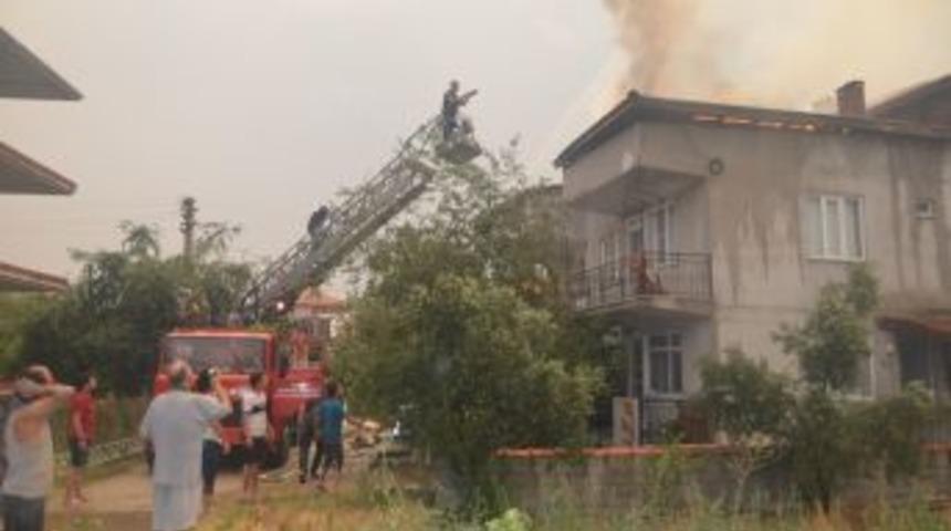 Selendi&rsquo;de Ev Yangını Korkuttu