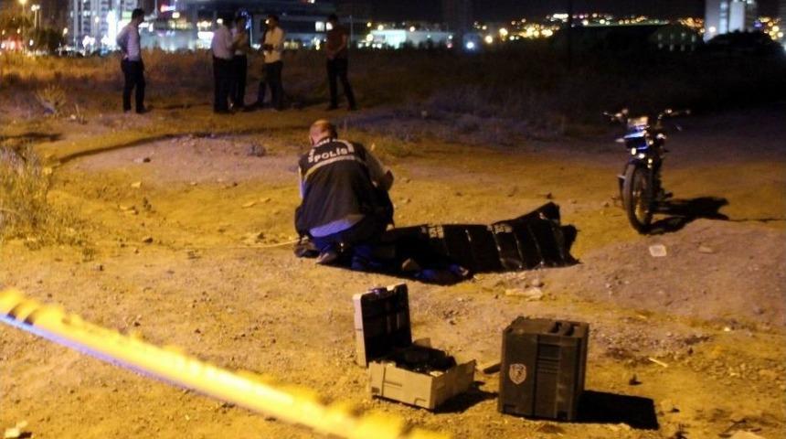 Motosikletten D&uuml;şen &Ccedil;ocuk &Ouml;ld&uuml;