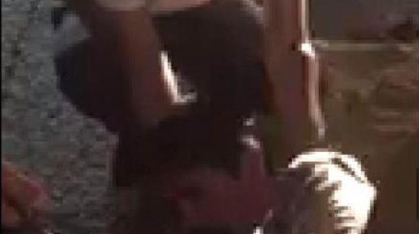 Direksiyon Başında Fenalaşınca Otomobilini Yol Ortasında Durdurdu