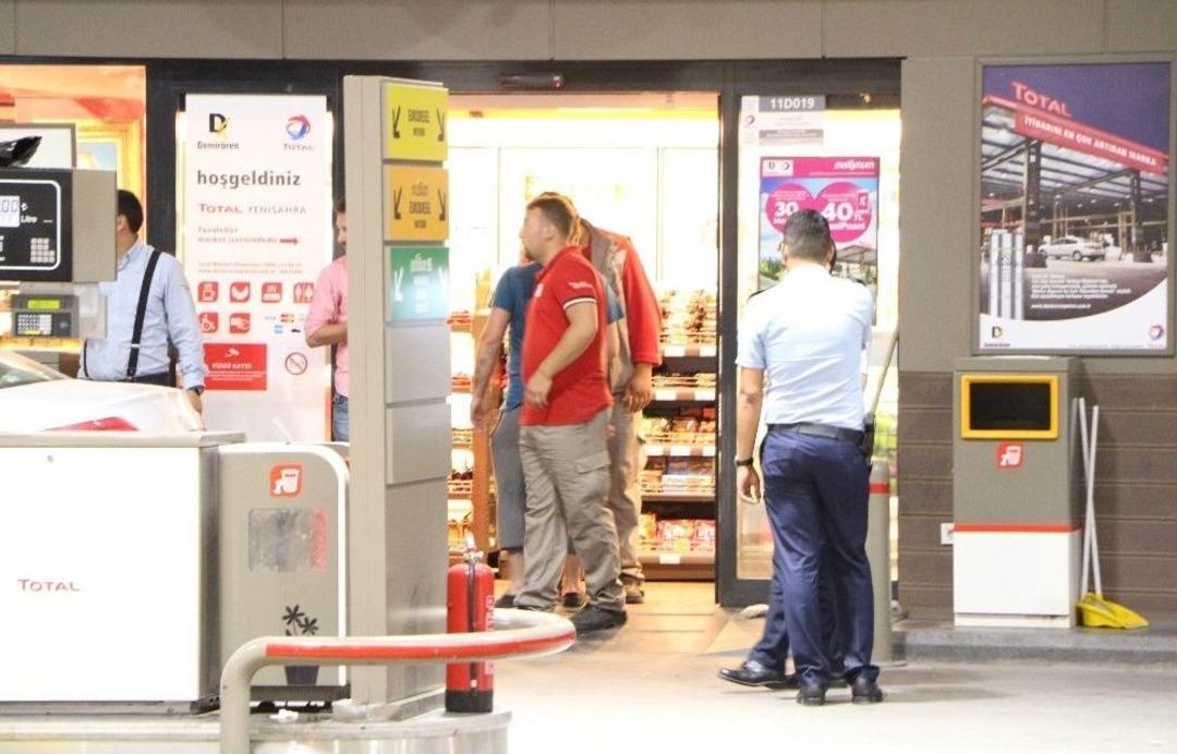 Ataşehir&rsquo;de &lsquo;yakıt&rsquo; Kavgası Kanlı Bitti: 2 Yaralı