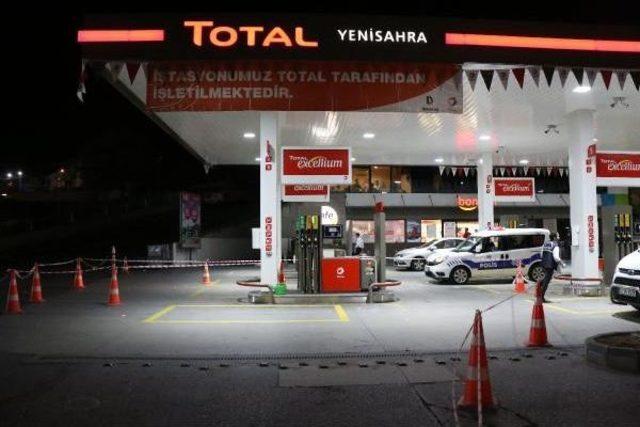 Benzinlikte Müşteri Ile Pompacı Arasında Kavga: İki Yaralı