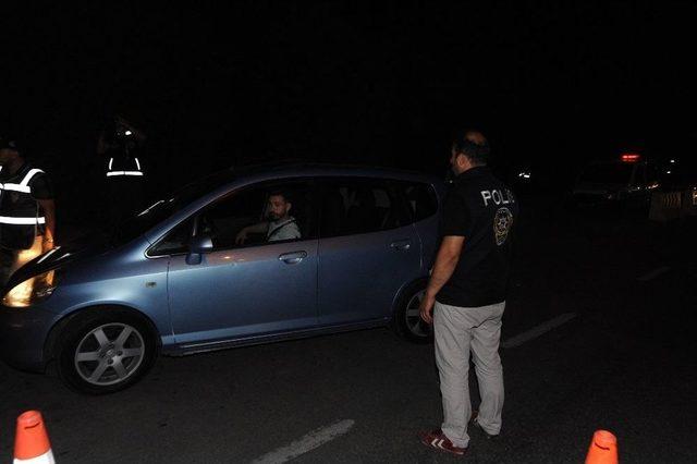 Sakarya&rsquo;da 200 Polisle &lsquo;huzur&rsquo; Operasyonu Ger&ccedil;ekleşti 3