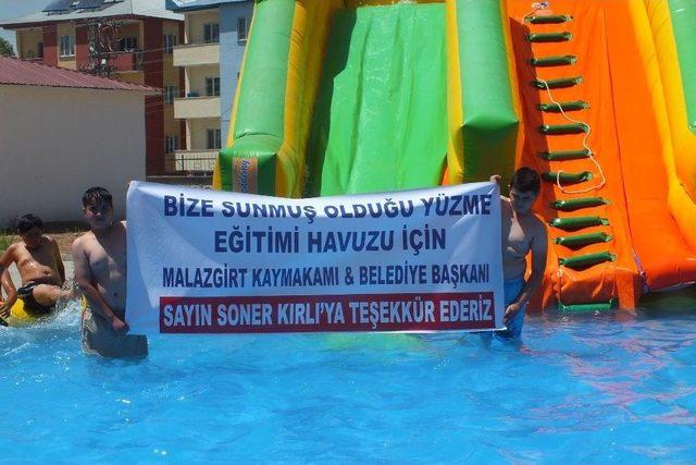 Kayyumdan Çocuklar İçin Yüzme Havuzu