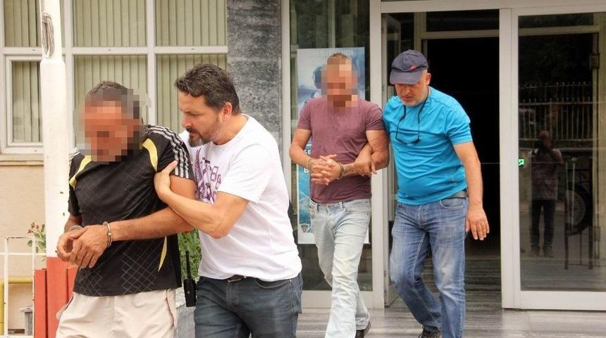 Samsun&rsquo;da Sokak Satıcılarına Operasyon: 3 G&ouml;zaltı