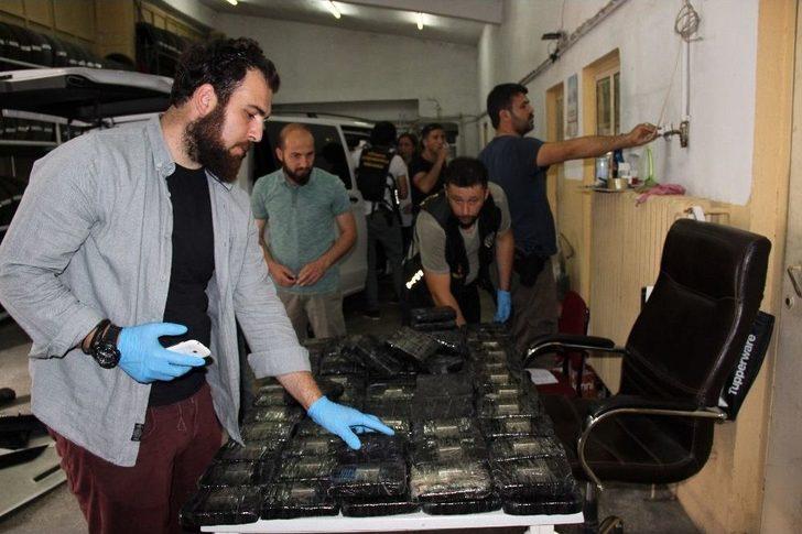 Minibüste 80 Kilogram Eroin Ele Geçirildi G3