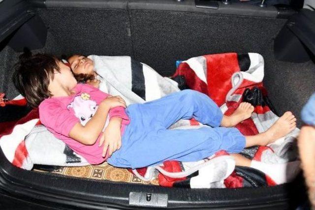 Depremle Sarsılan Bodrum da Ikinci Gece Sakin, Ama Tedbirli Geçti 1