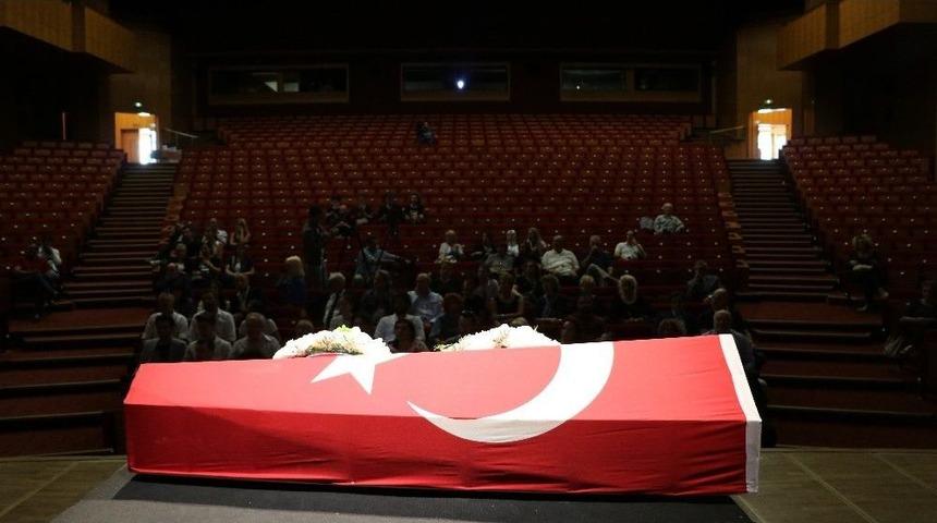 &rsquo;şof&ouml;r Nebahat&rsquo;e B&uuml;y&uuml;k Vefasızlık