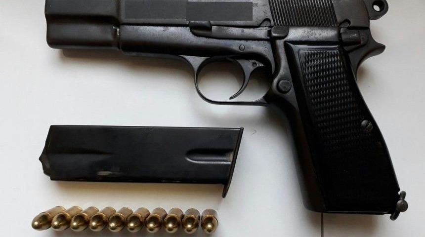 Silah Ve Telefon Ka&ccedil;ak&ccedil;ılarına Operasyon: 2 G&ouml;zaltı