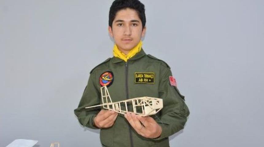 Pilotluk Hayallerine Ilk Adımı Model U&ccedil;akla Atıyorlar