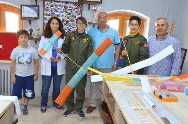 Pilotluk Hayallerine Ilk Adımı Model U&ccedil;akla Atıyorlar 1